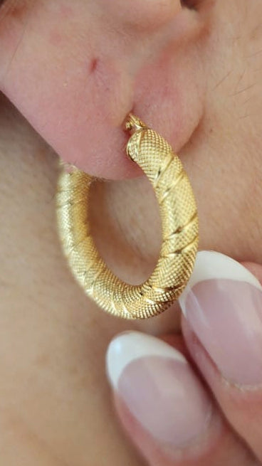 18 ct. gold earring اقراط ذهب 18 قيراط