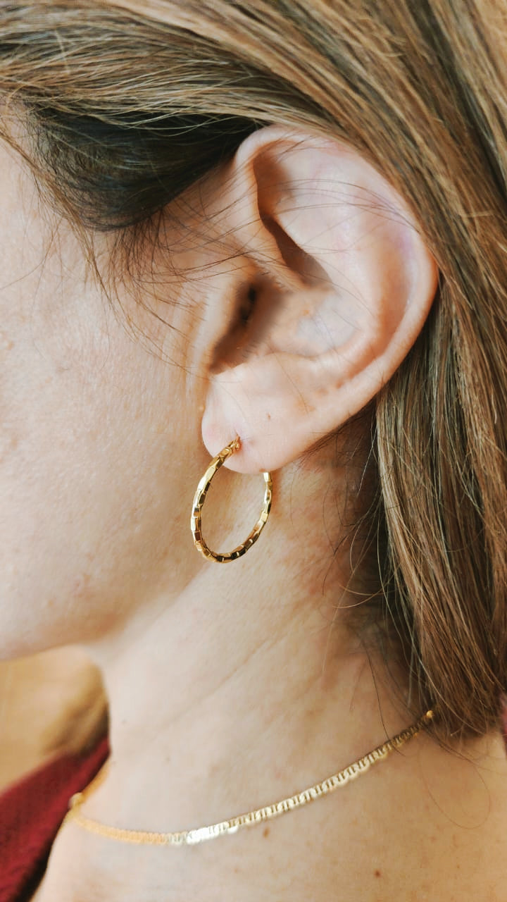 18 ct. gold earring اقراط ذهب 18 قيراط