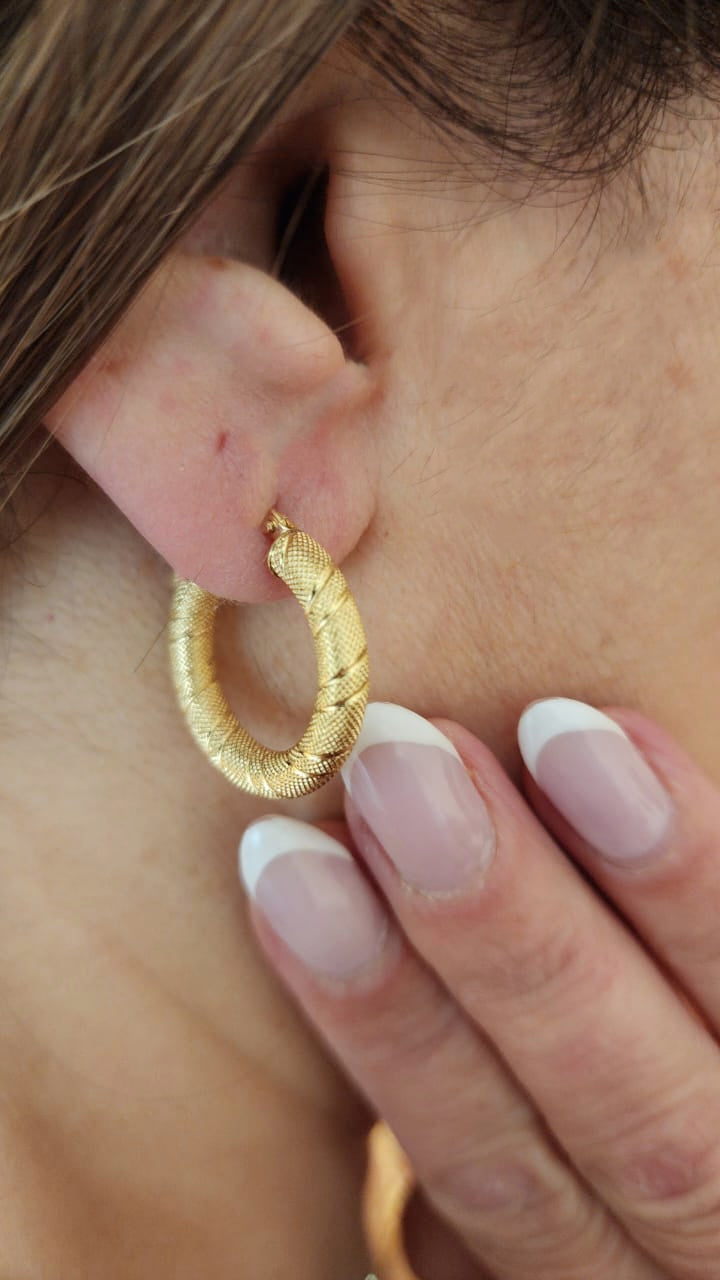 18 ct. gold earring اقراط ذهب 18 قيراط